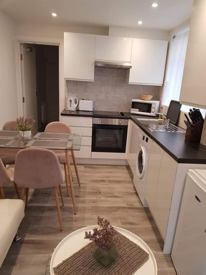 2 Bedroom Serviced Apartment London Eksteriør bilde